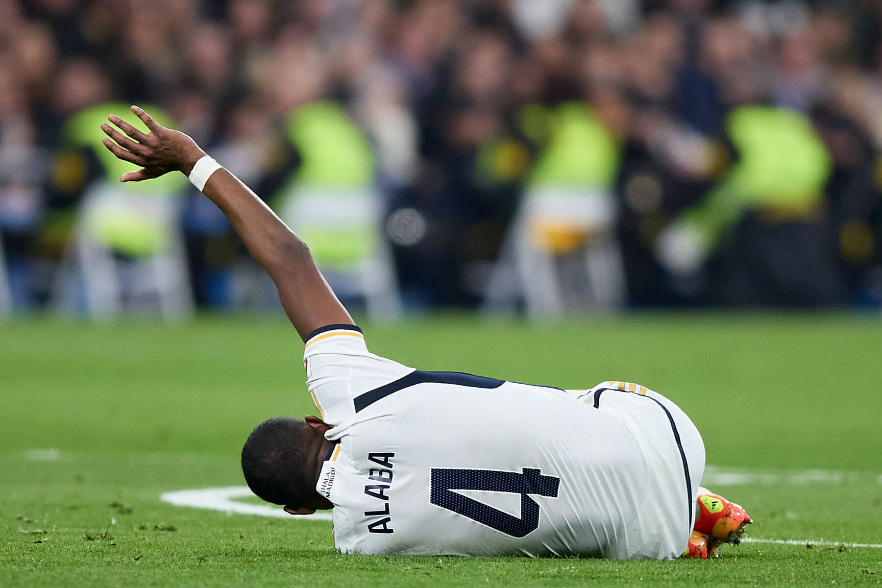 开云体育在线登录-阿拉巴传给齐达内：我将全力以赴为皇马效力