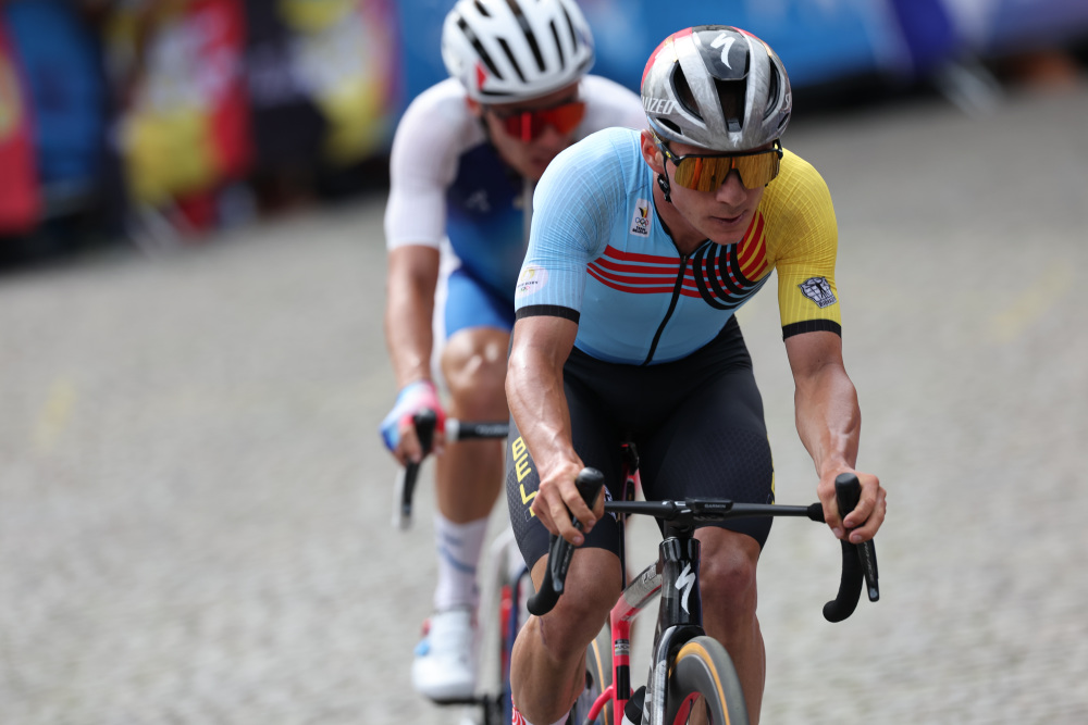 比利时自行车选手凭借速度获胜 比利时自行车选手凭借速度获胜