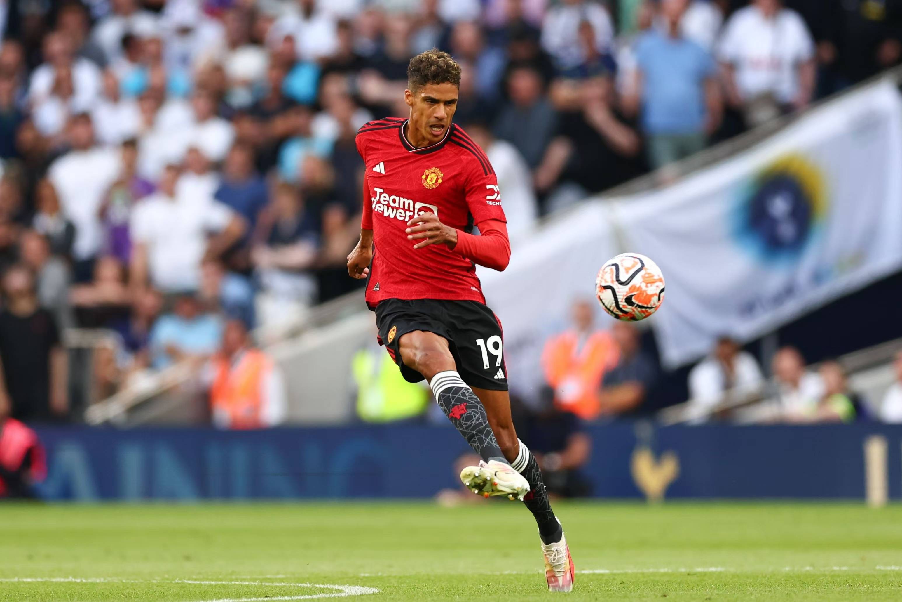 开云体育网页版入口-世界杯预选赛燃烧开始，德国队皇马守卫冠军荣誉