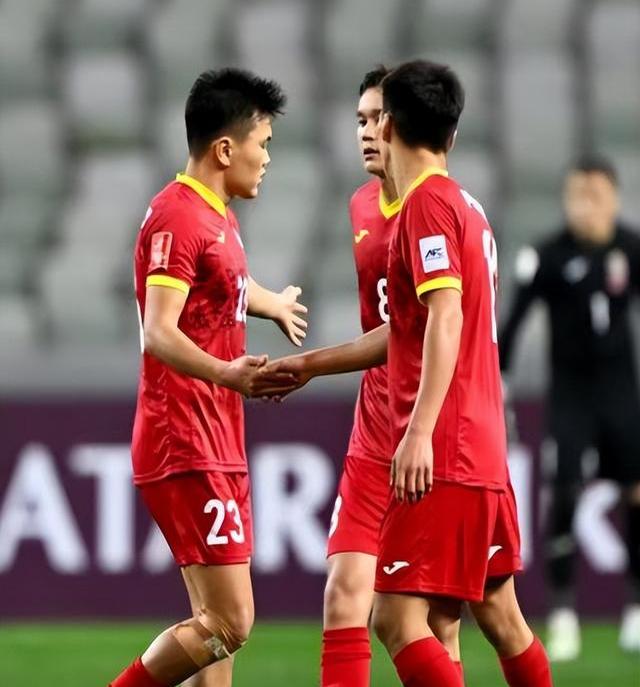 包含皇家协会取得胜利，士气大振的词条