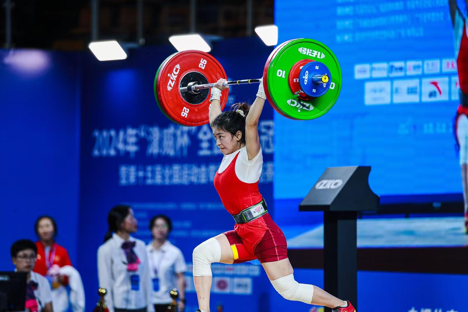 开云体育网页版入口-包含中国举重选手力压群雄，摘金夺银的词条