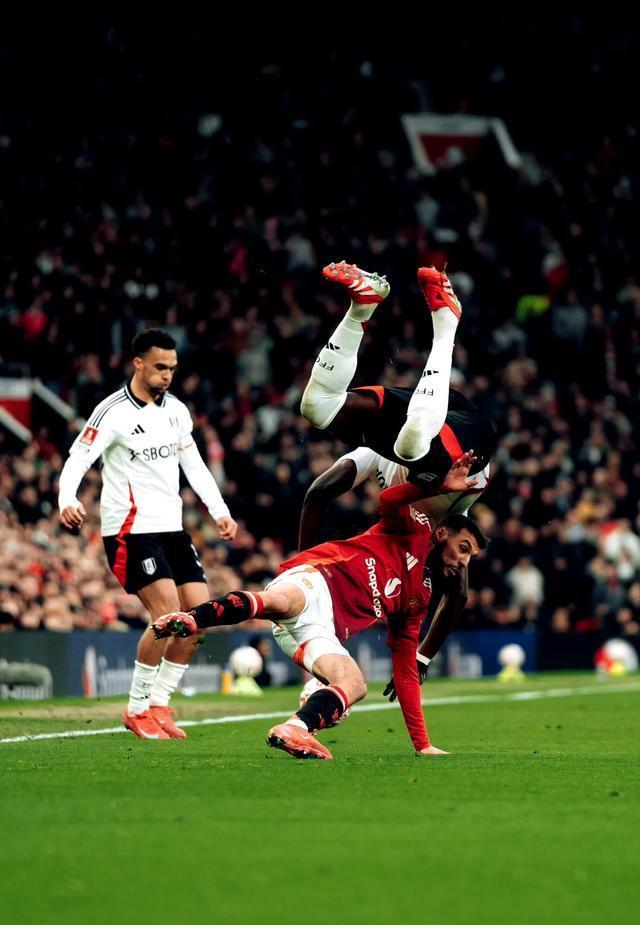 关于杀气腾腾,球员实力赛场疯狂的信息 关于杀气腾腾,球员实力赛场疯狂的信息