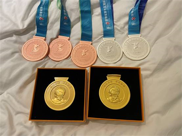 开云体育中国官网-塞内加尔选手斩获金牌，奋勇拚搏