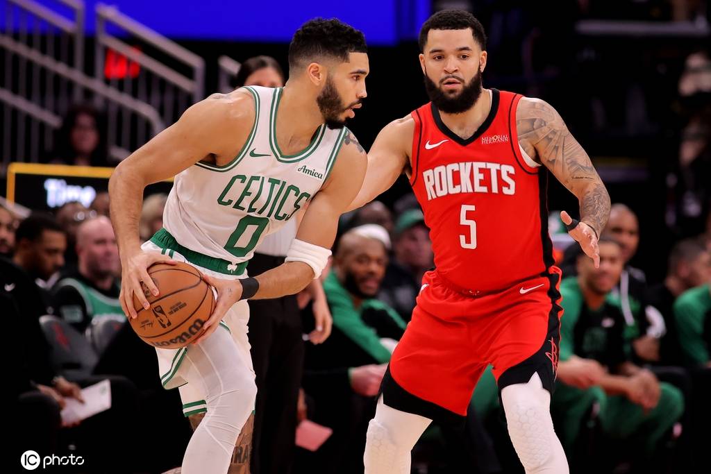 人客场负于凯尔特人，哈里斯拿下分的简单介绍