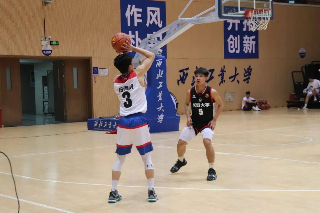 开云体育官方入口-包含小组赛激战连连，角逐冠军之路的词条