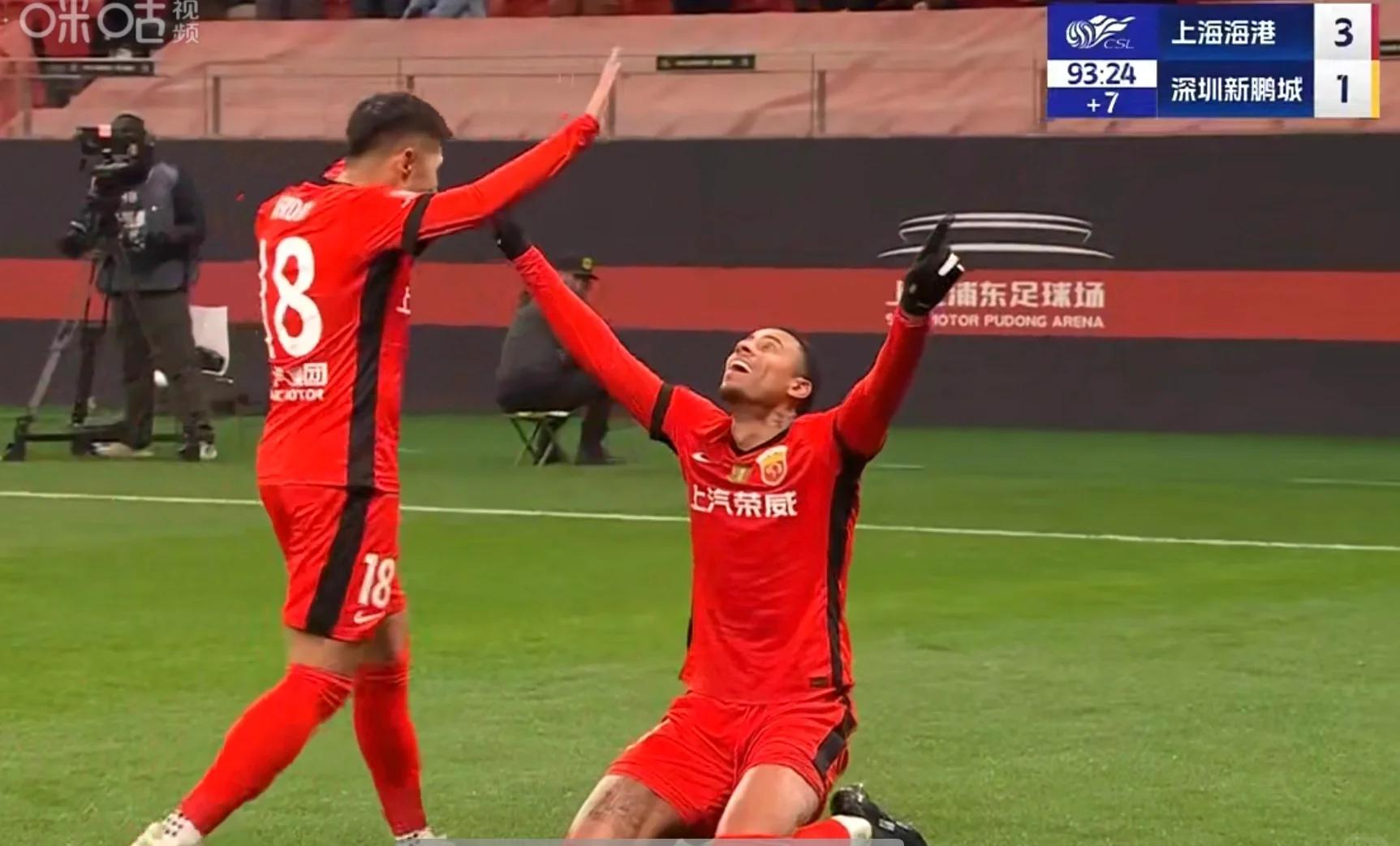 签约新援表现抢眼,助球队迎来胜利的简单介绍 签约新援表现抢眼,助球队迎来胜利的简单介绍