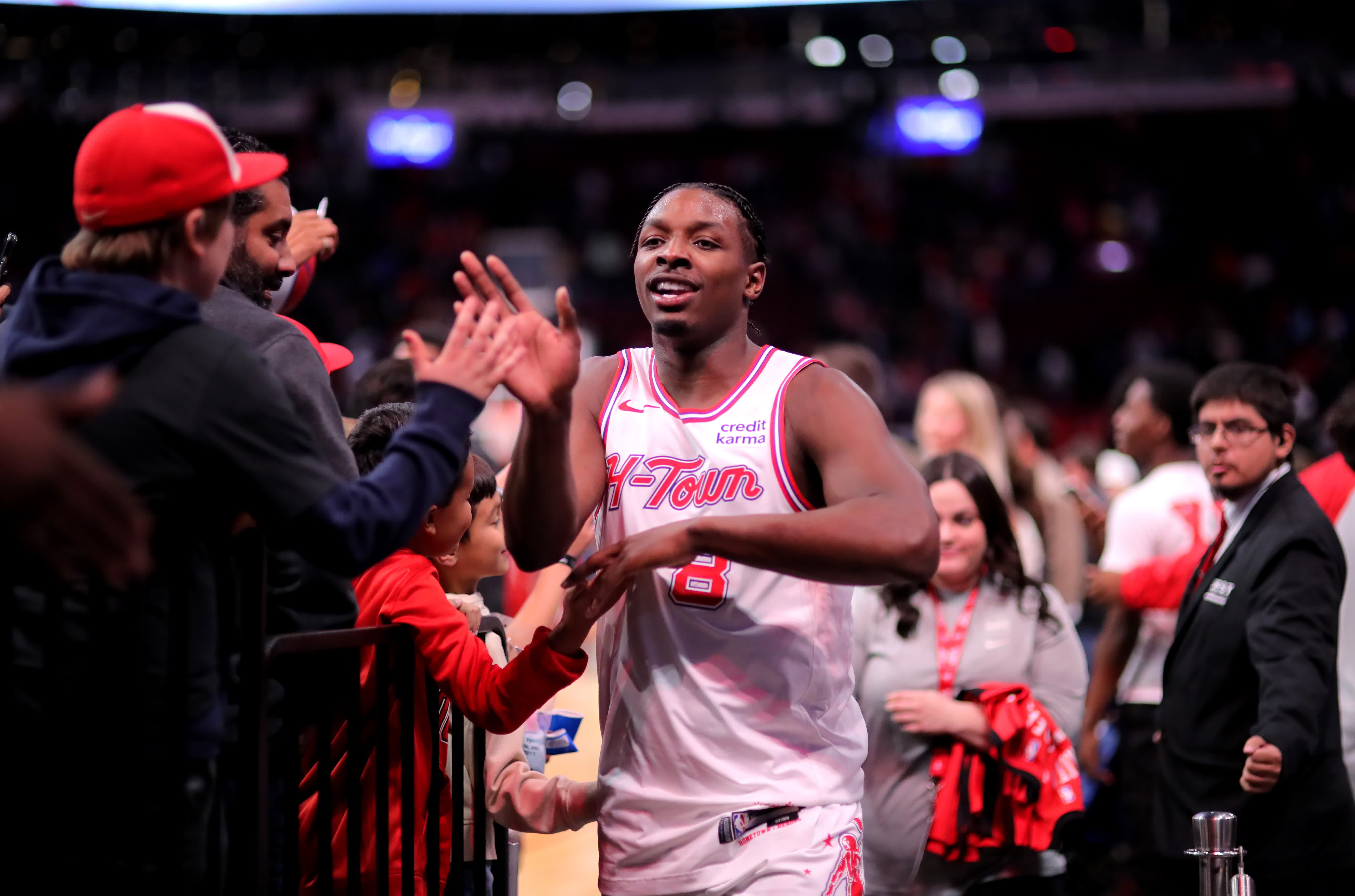 火箭队惨败给湖人队,遭受五连败 火箭队惨败给湖人队,遭受五连败