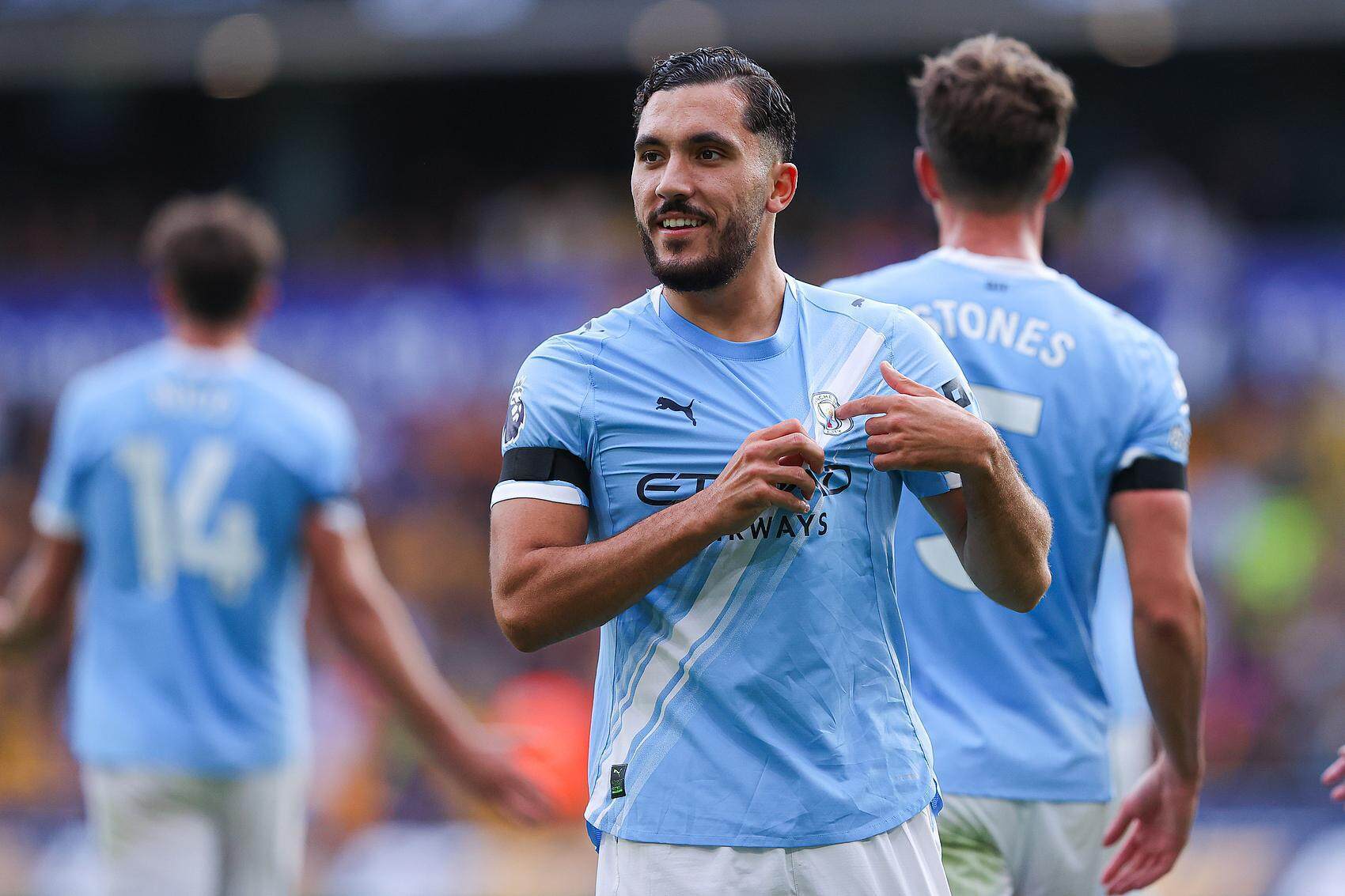 开云体育平台-狼队新援表现出色，球队士气大振的简单介绍