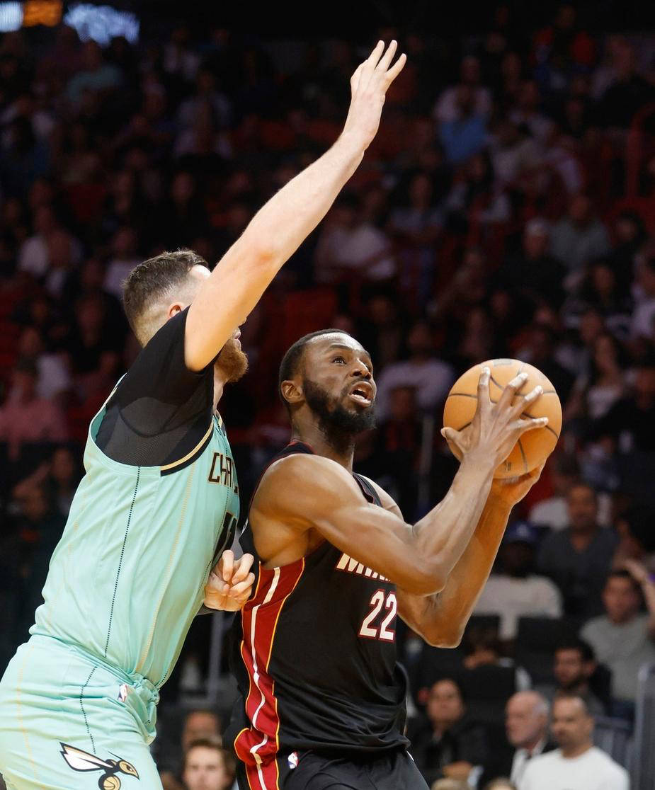 开云体育-篮网球员表现出色，荣膺最佳球员