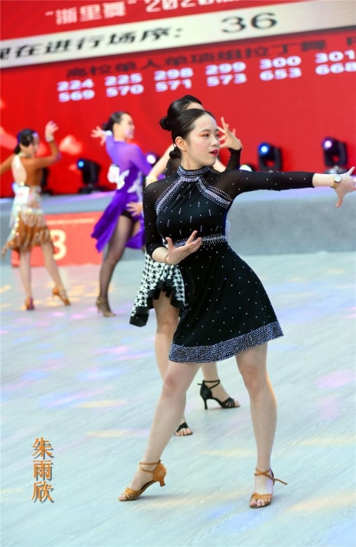 开云体育app-包含希腊选手奋勇争先，斩获殊荣的词条