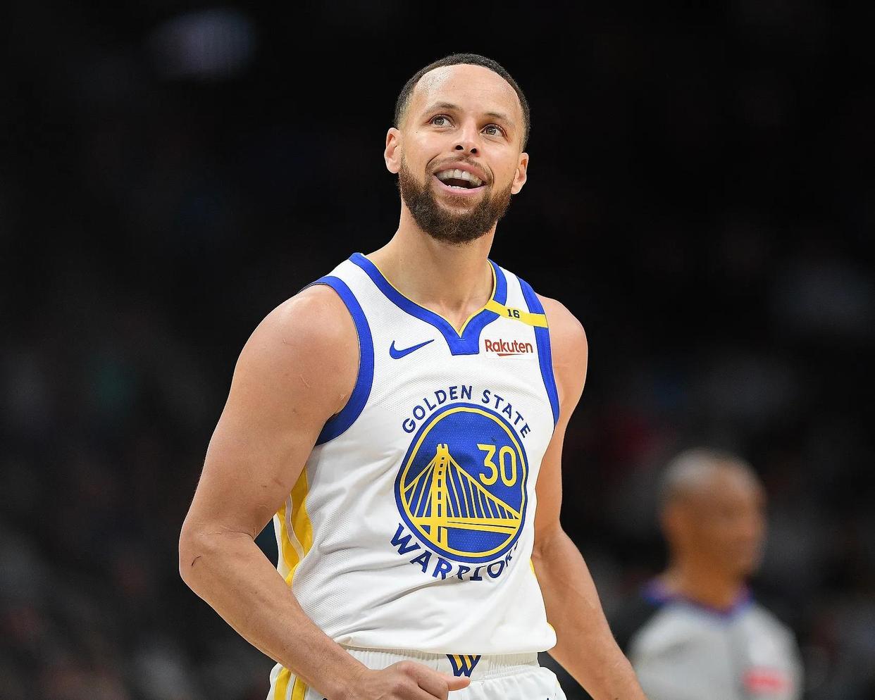 开云体育中国官网-勇士客场大胜篮网，领跑西部