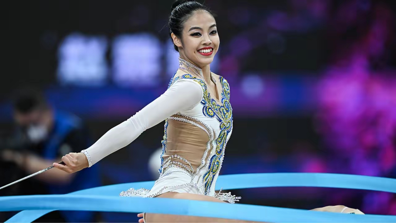 开云体育网页版登录入口-包含年轻选手惊艳出场，闪耀赛场一瞬间的词条