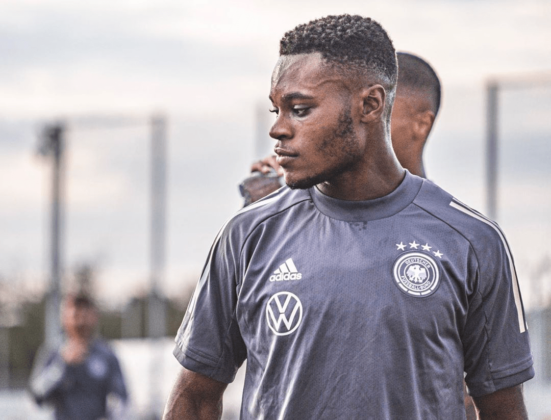 关于保加利亚队在国际赛场上势不可挡，取得胜利的信息