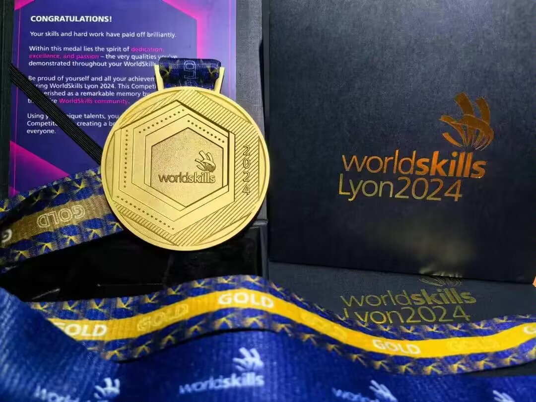 阿尔及利亚选手在比赛中大放异彩,斩获金牌 阿尔及利亚选手在比赛中大放异彩,斩获金牌